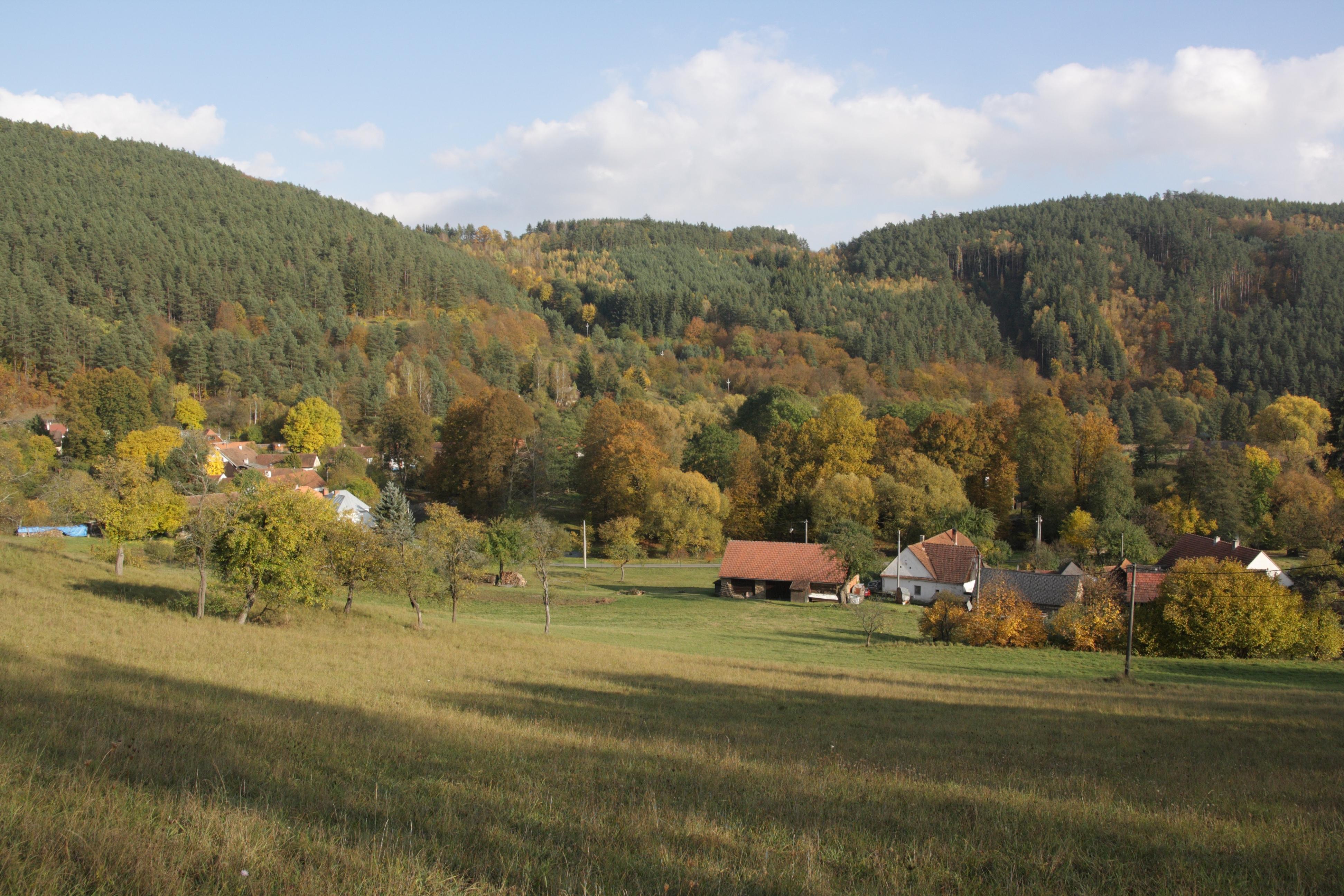 Skryje