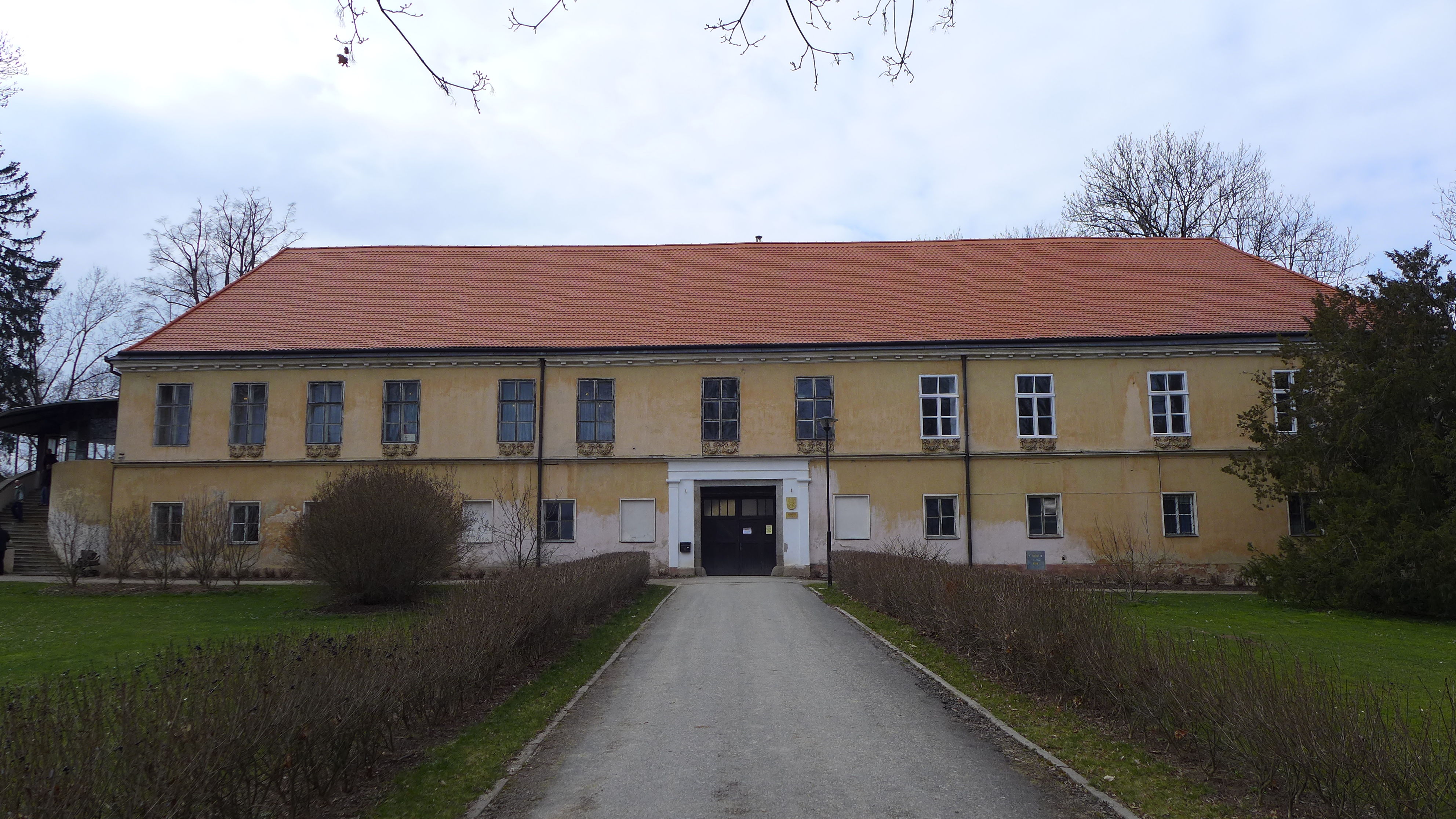 Zámek Miroslavské Knínice